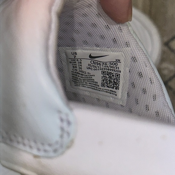 nike slides - Picture 4 of 4